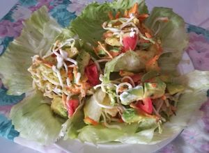 Una foto de Flores de Ensalada con Brotes de Soja