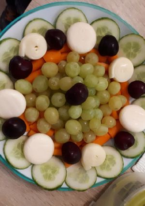 A picture of Fruit Salad.