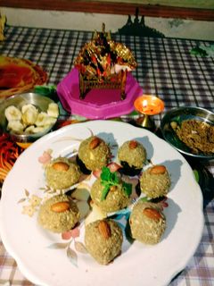 પંજરી લાડુ (Panjari Ladoo Recipe In Gujarati) રેસીપી મુખ્ય ફોટો