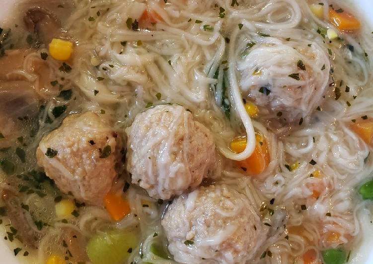 Steps to Prepare Favorite Meatballs and Misua (Almondigas) Soup