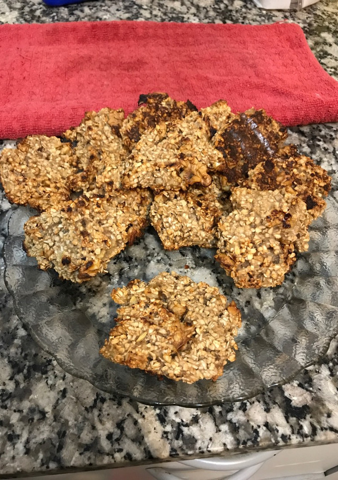 Una foto de Galletas de avena, banana y nuez súper fit !