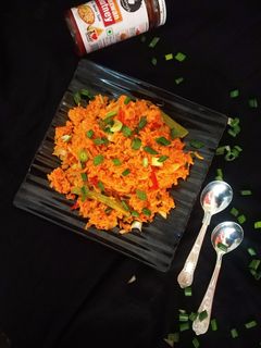 शेजवान फ्राइड राइस (Schezwan fried Rice Recipe in Hindi) रेसिपी मुख्य फोटो