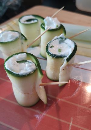 Une photo de Roll frais de courgette apéritif