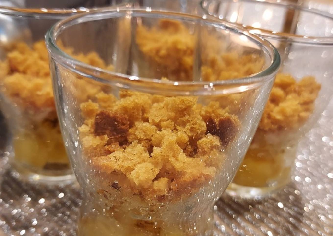 Verrines pommes caramélisées foie gras et pain d'épices