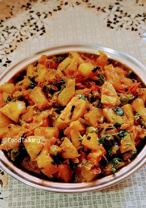 A picture of Traditional Ganth Gobhi Dry Curry.