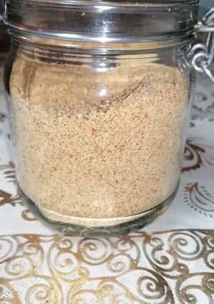 கருப்பு உளுந்து இட்லி பொடி(karuppu ulunthu idli podi recipe in Tamil) செய்முறை முக்கிய புகைப்படம்