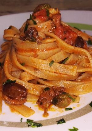A picture of Fettuccine alla Puttanesca.
