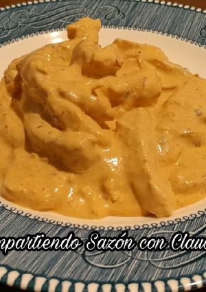 Una foto de Pollo a la crema con chipotle🌺