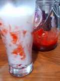 Susu Strawberry (Strawberry Milk)