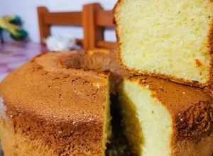 Una foto de Torta de coco esponjosa y húmeda