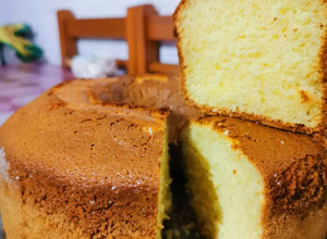Una foto de Torta de coco esponjosa y húmeda
