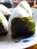 Onigiri Ume Boshi dan abon