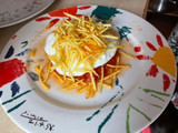 Bacalao con tomate y huevo