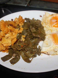 Una foto de Judías verdes con calabaza y huevos fritos
