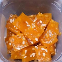 A picture of Soft arrowroot burfi (halwa).