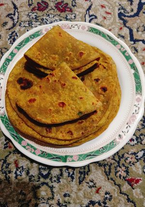 A picture of Methi Thepla.