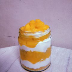A picture of Mango Jar Cake.