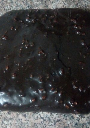 Une photo de Cake marbré au glaçage rocher