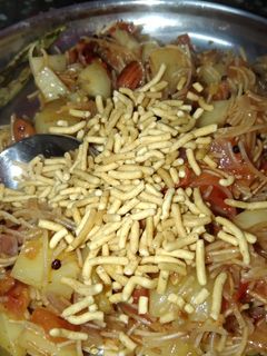 क्रिस्पी सेवई भेल(crispy sewai bhel recipe in hindi) रेसिपी मुख्य फोटो