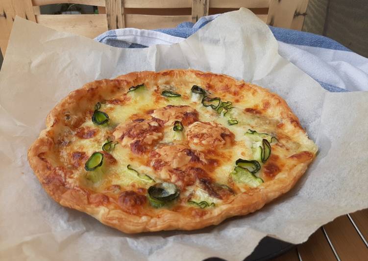 Torta salata ai formaggi e zucchine