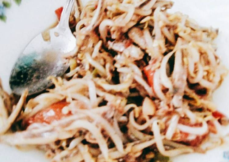 Tumis tauge teri (easy, simple meal)