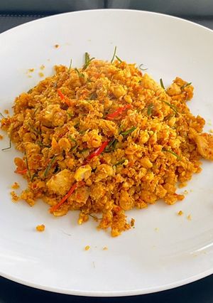 A picture of Kua Kling Pla, Stir Fry Fish with Yellow Curry Paste.