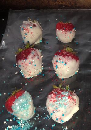 A picture of Dipped strawberries.