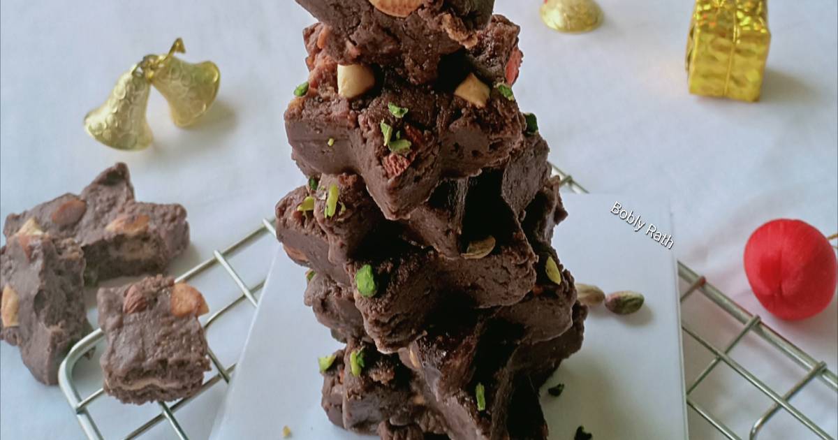 Christmas Tree Chocolate Cake No Bake Recipe By Bobly Rath Cookpad