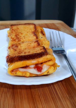 A picture of Cheese Egg Toast.