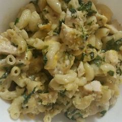 A picture of Cheesy Chicken with spinach pasta bake.
