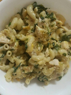 A picture of Cheesy Chicken with spinach pasta bake.