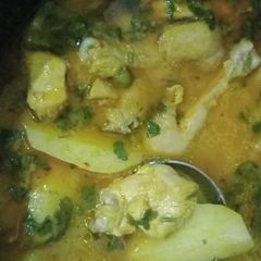 A picture of Aloo matter chicken shorba.