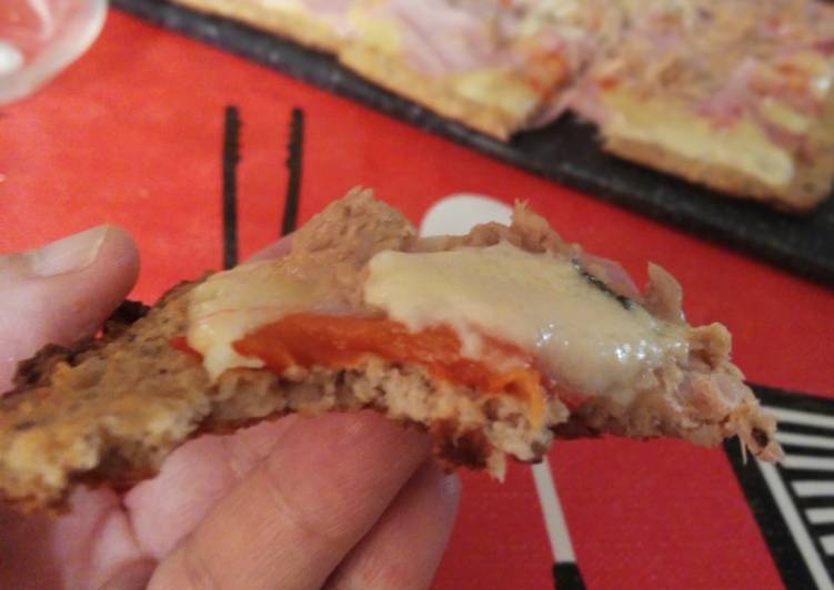 Pizza keto con base de sobras de carne