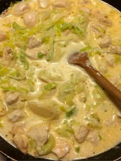 Póréhagymás szaftos csirke recept fotója