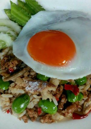 รูปของ ข้าวผัดน้ำพริกกะปิสะตอไก่สับ