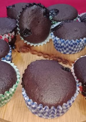 A picture of Center filled chocolate cup cakes😋.