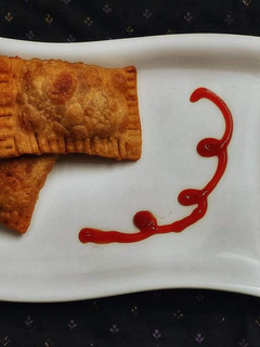 पोटैटो पनीर पॉकेट्स (potato paneer pockets recipe in Hindi) रेसिपी मुख्य फोटो