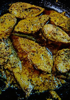 সরষে ইলিশ (shorshe ilish recipe in Bengali) রেসিপির প্রধান ছবি