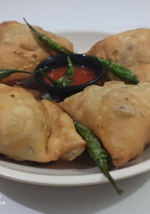 A picture of Aloo ka SAMOSA.
