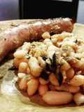 Botifarra amb mongetes (butifarras con judías)