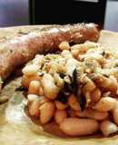 Botifarra amb mongetes (butifarras con judías)