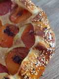 Tarte rustique abricot frangipane sésame