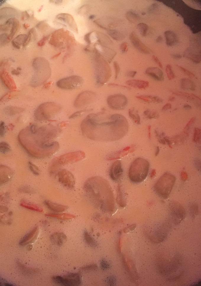 Una foto de Crema de camarones con hongos 