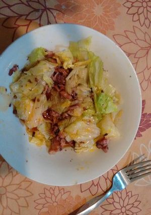 Una foto de Ensalada de calamares al ajillo.ॐ
