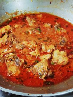 চিকেন হান্ডি(chicken handi recipe in Bengali) রেসিপির প্রধান ছবি