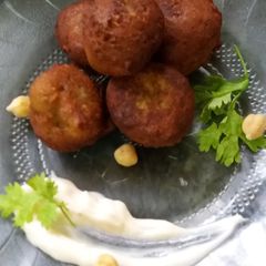 A picture of Crispy fried falafel.