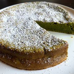 A picture of Matcha & White Chocolate Cake.