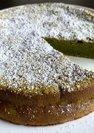 A picture of Matcha & White Chocolate Cake.