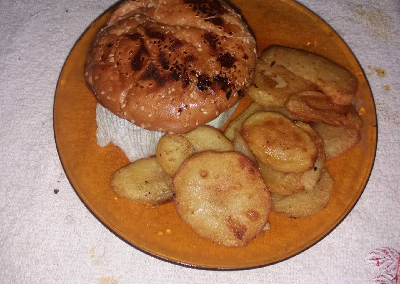 Hamburguesa con cebolla caramelizada