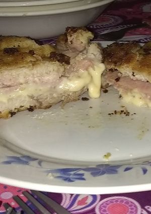 Una foto de Cordón Blue o bistec Urugüayo